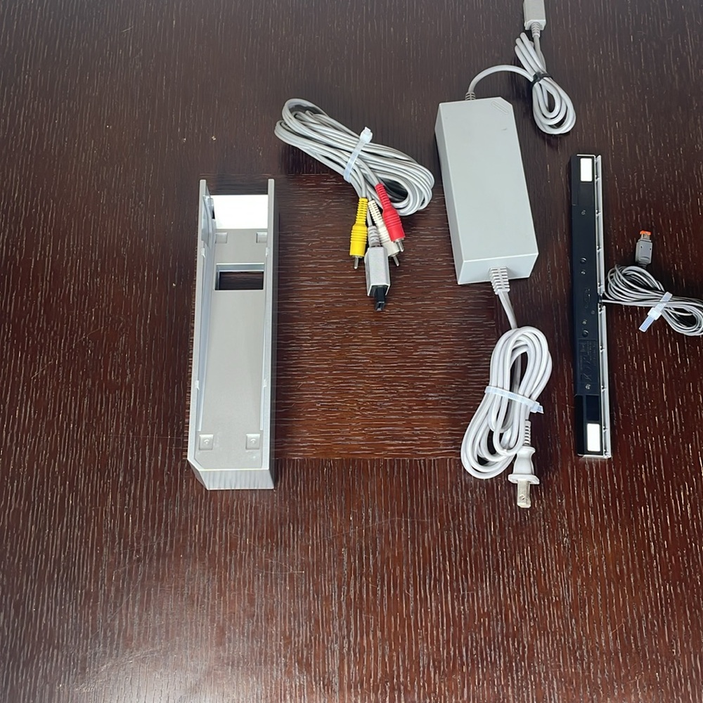Bundle White Nintendo LU392586243 Wii console RVL-001/ Stand / Mario kart wheel - Picture 5 of 8